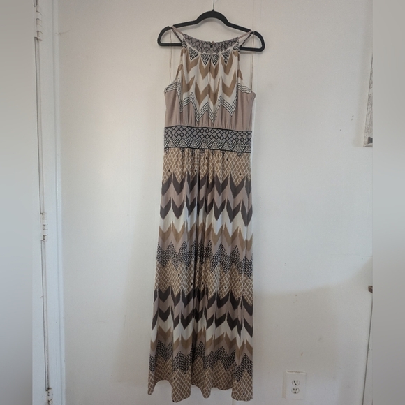 London Times Tan and Brown Chevron Pattern Halter Maxi Dress - Picture 1 of 12